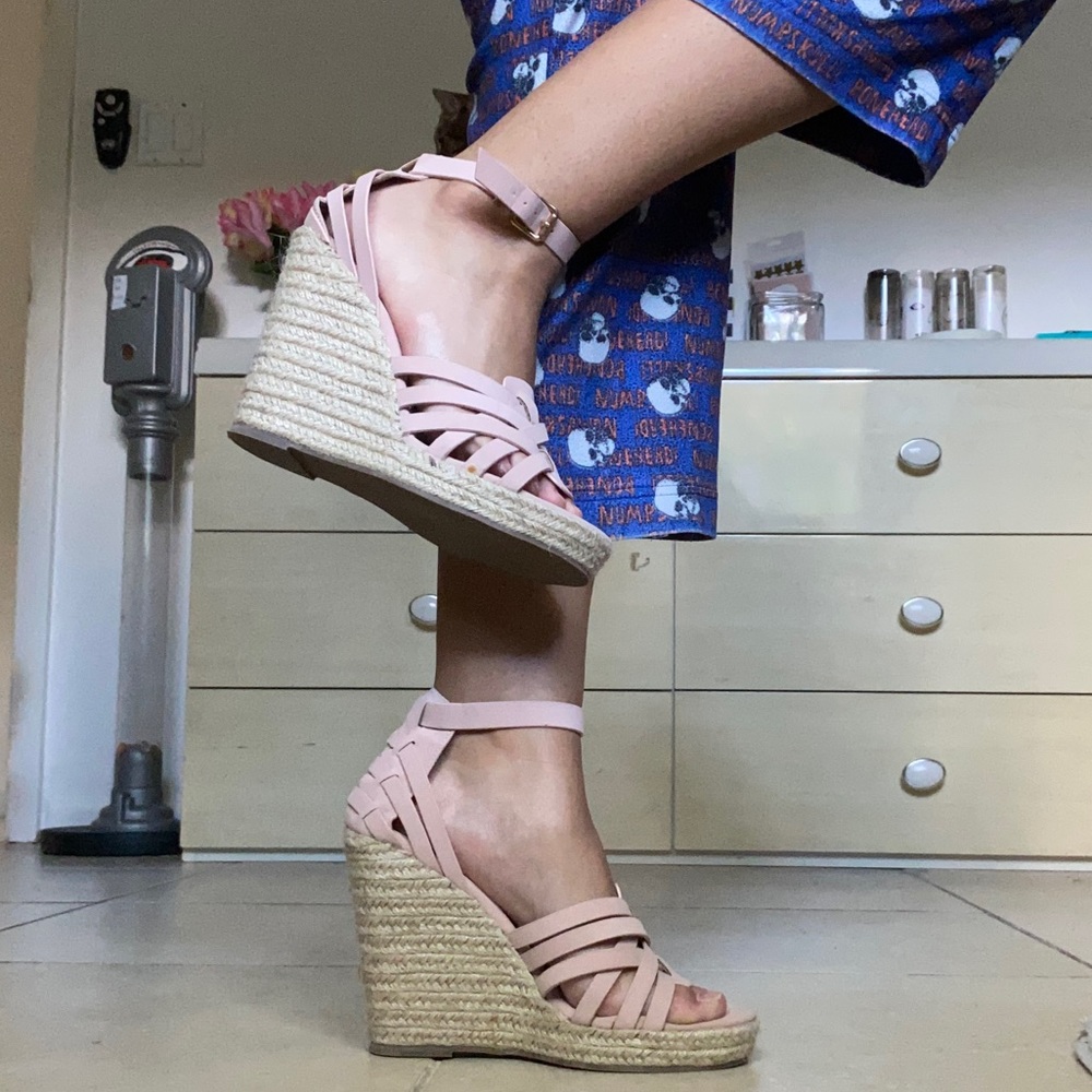 Shoe Dazzle Pink Wedges